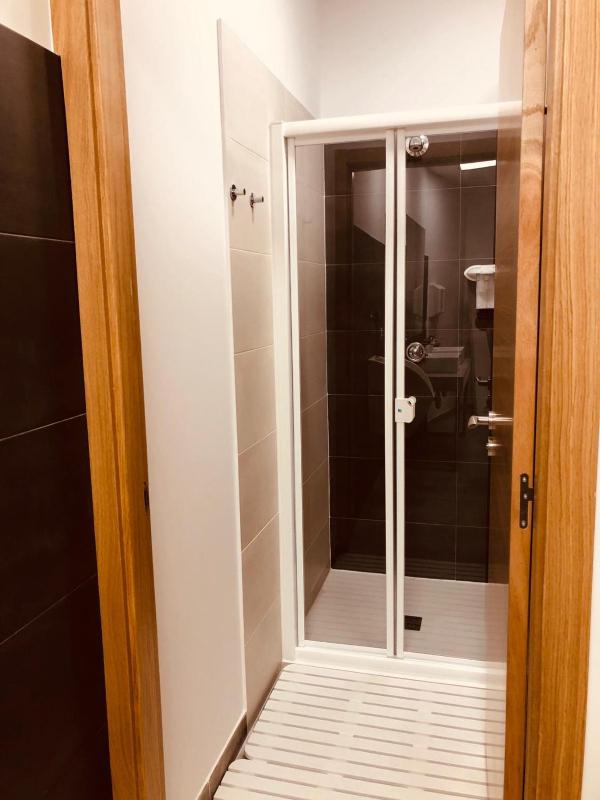 Bunk Bed in Mixed Dormitory Room image 4