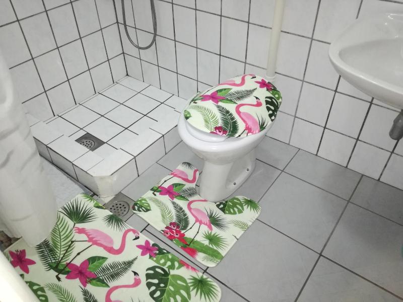 Single Room with Private Bathroom image 1