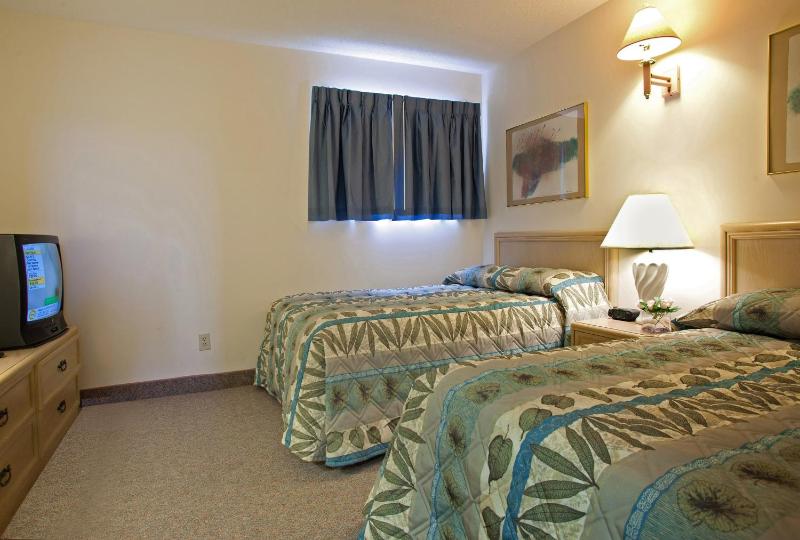 Deluxe Queen Suite image 2