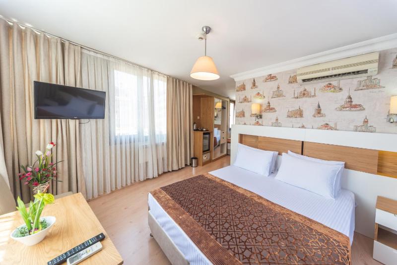 Standard Quadruple Room image 3