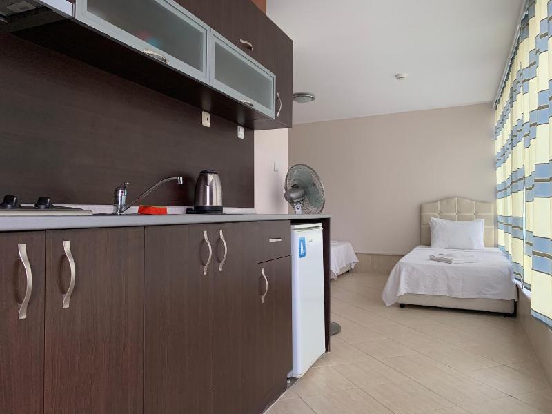 Quadruple Room with Balcony image 4