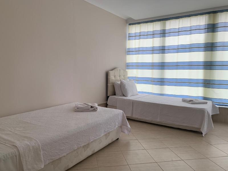 Quadruple Room with Balcony image 2