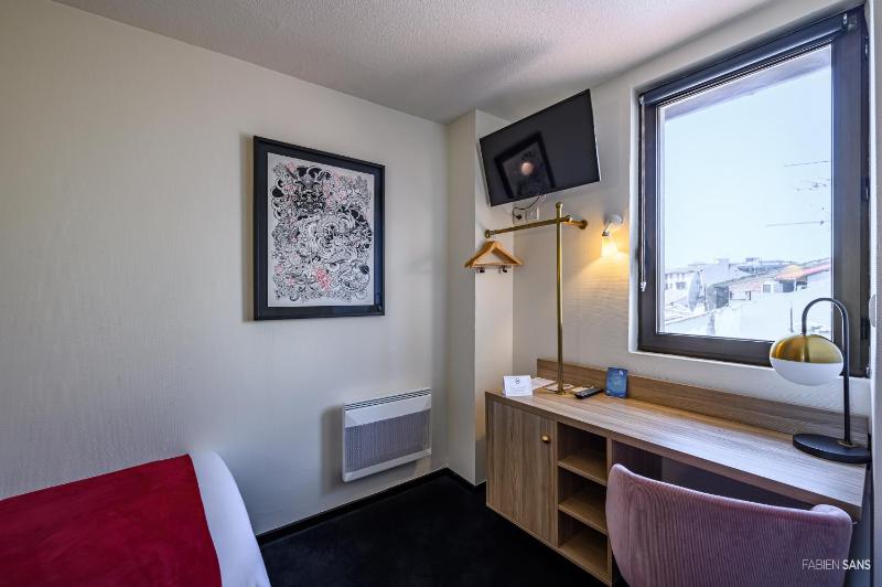 Single Room image 3