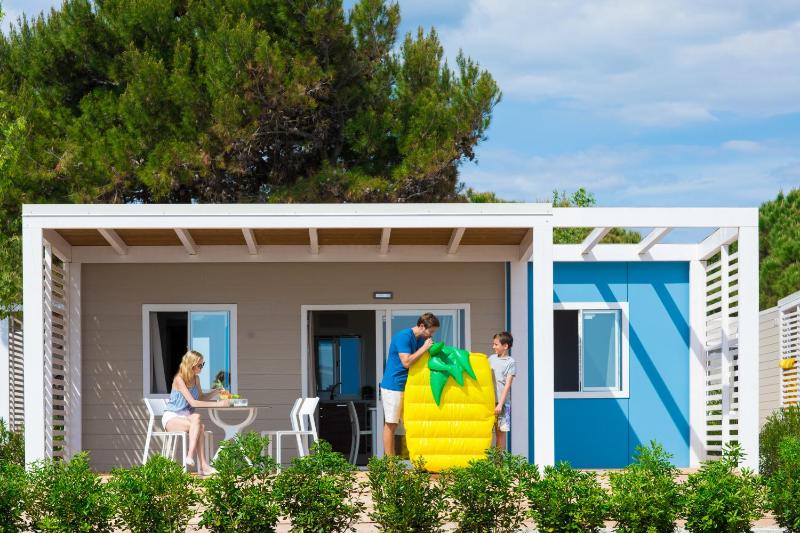 Superior Two-Bedroom Camping Home image 1