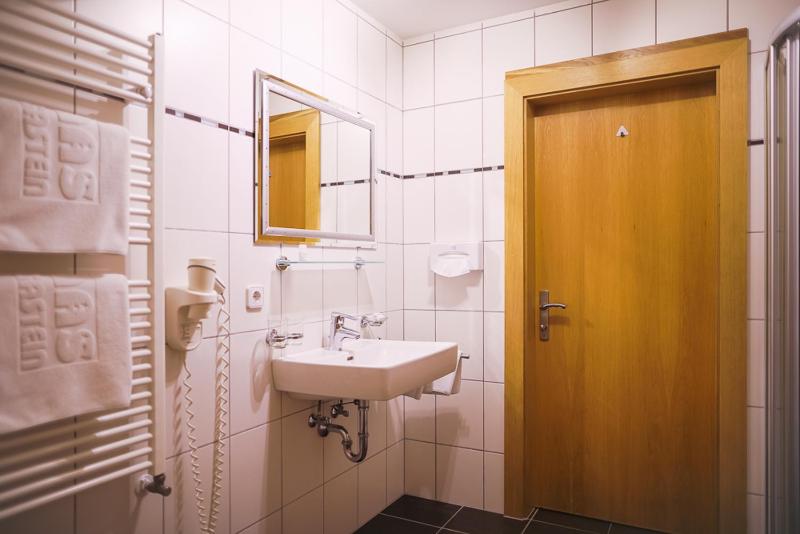 Standard Double Room image 4