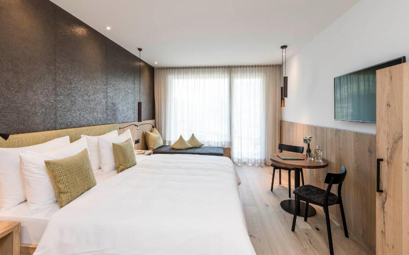 Double Room with Balcony image 1