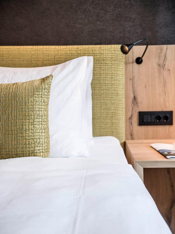 Double Room with Balcony image 2