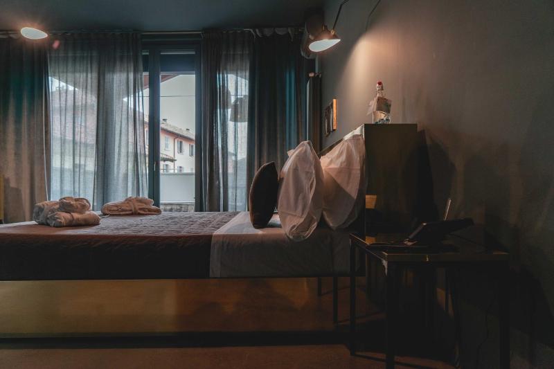 Suite with Terrace image 4