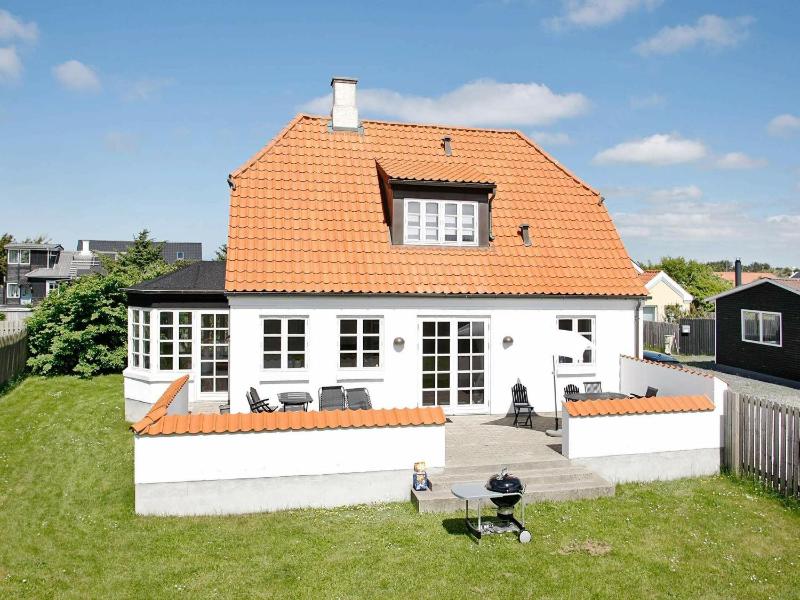 Four-Bedroom Holiday Home image 1