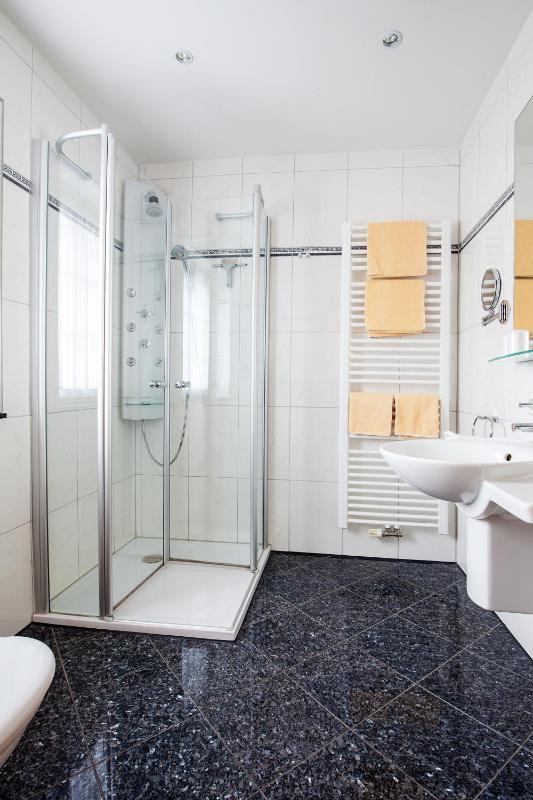 Comfort Double Room with Balcony image 3