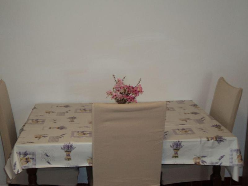 Studio Apartment image 2