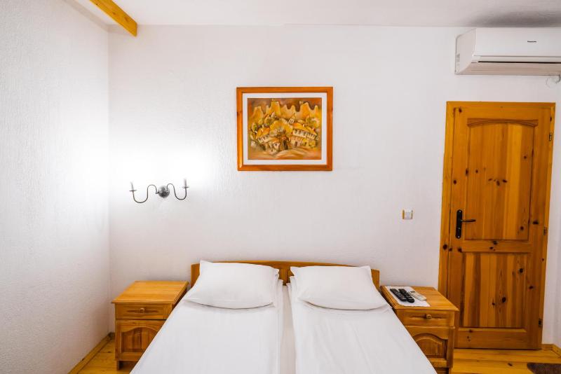 Triple Room image 3
