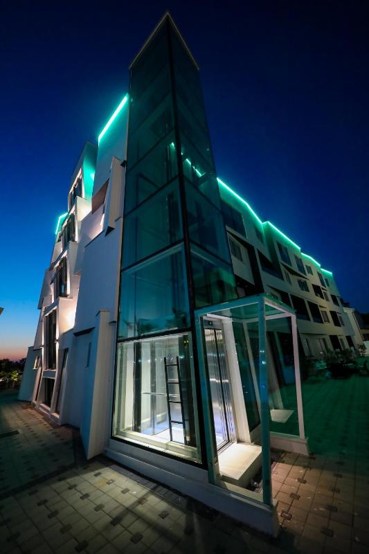 Deluxe Double Room with Balcony image 1