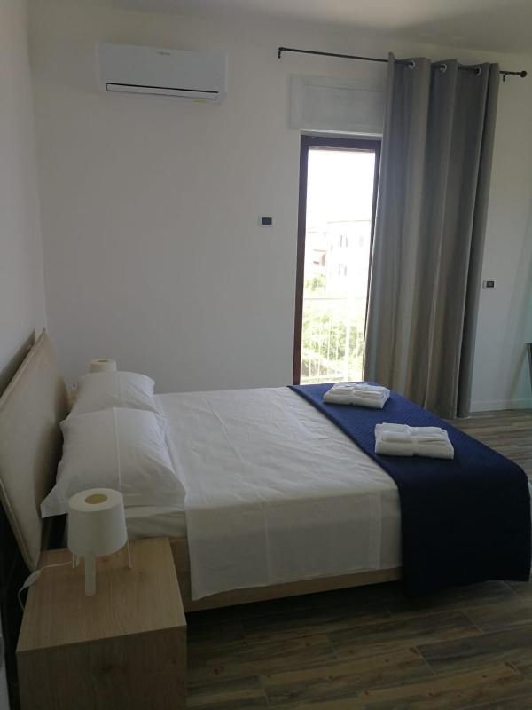 Quadruple Room with Balcony image 2