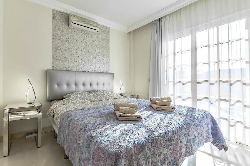 Apartment with large terrace in Terrazas del Duque - image 28