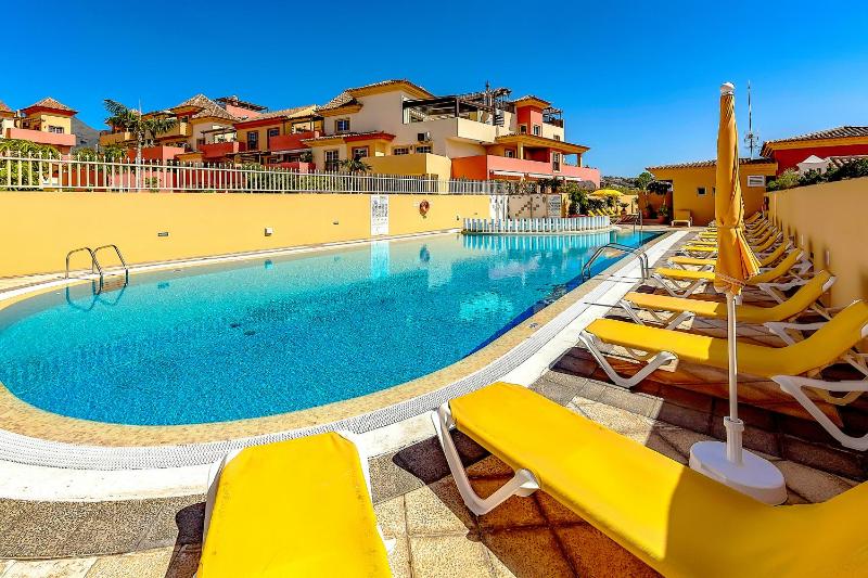 Apartment with large terrace in Terrazas del Duque - image 18