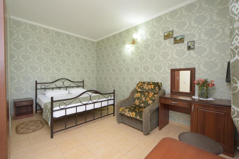 Standard Triple Room image 1