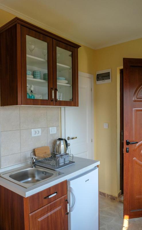 Studio Apartment with Sea View image 4