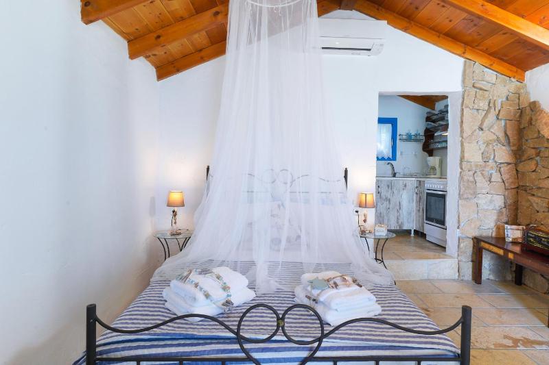 Agyrovoli Bungalow Images