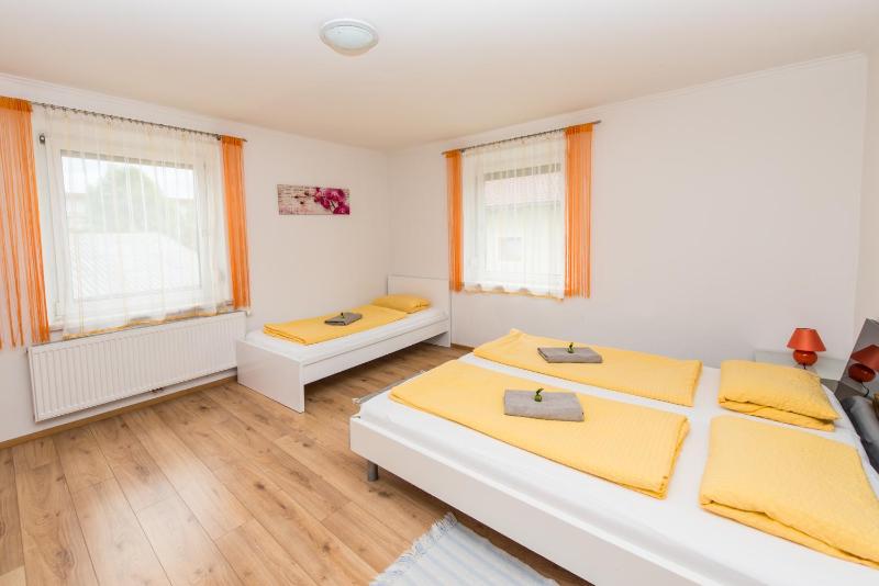 One-Bedroom Apartment image 4