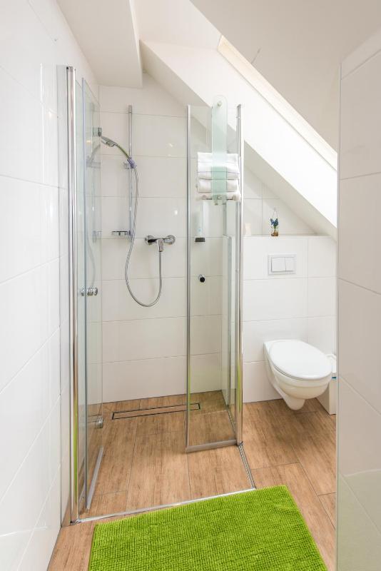 Large Double Room image 3