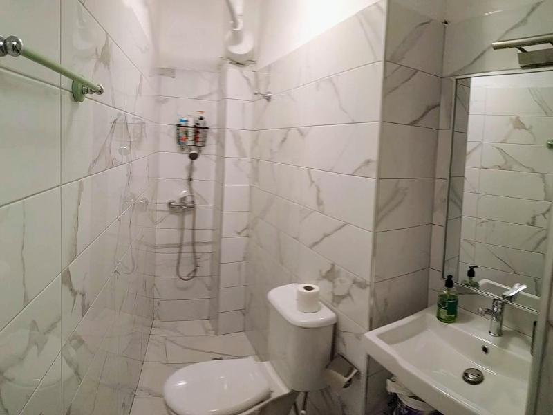 One-Bedroom Apartment image 1