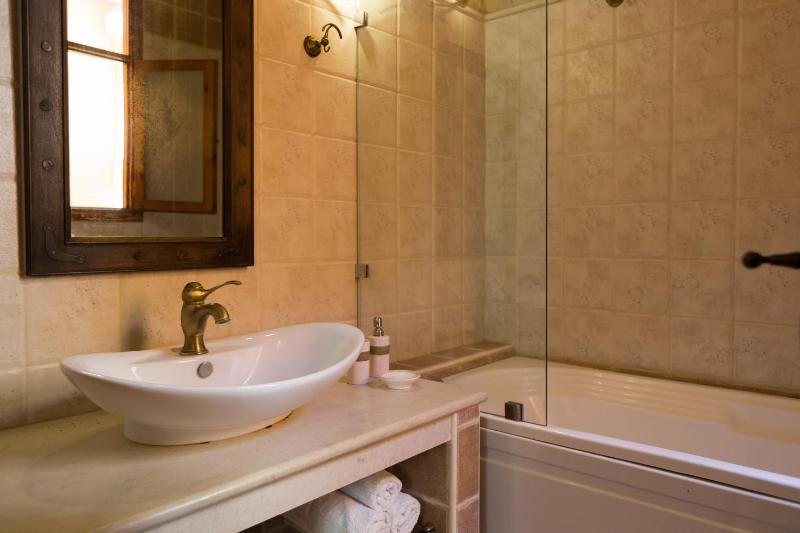 Two-Bedroom Suite image 3