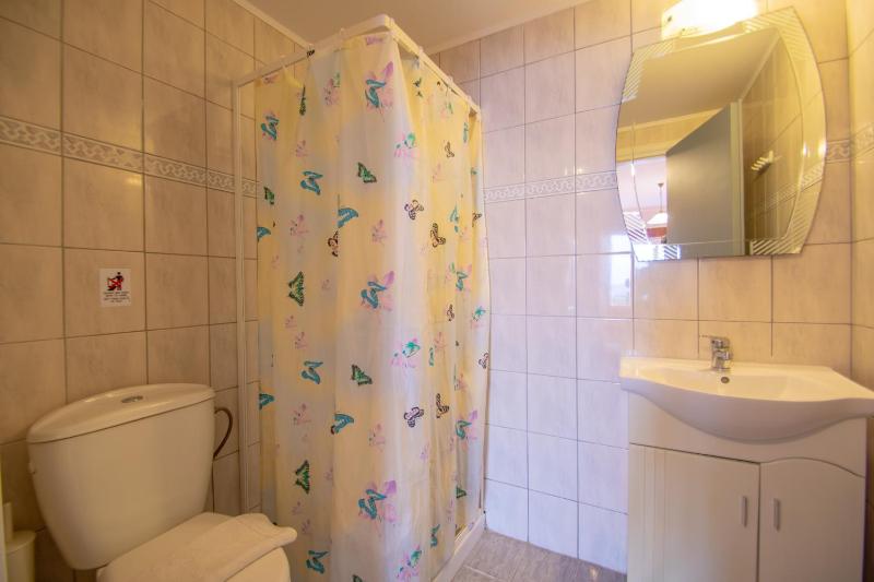 Standard double or twin studio, ground floor, sea view image 4