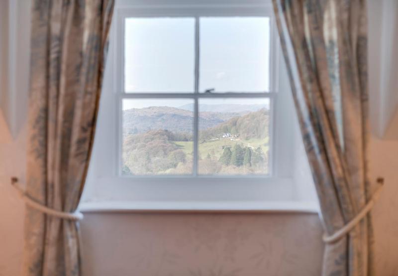 Barnes Fell Apartments - image 29