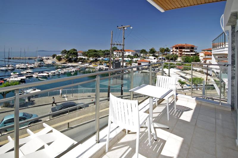 Double Room with Sea View image 3
