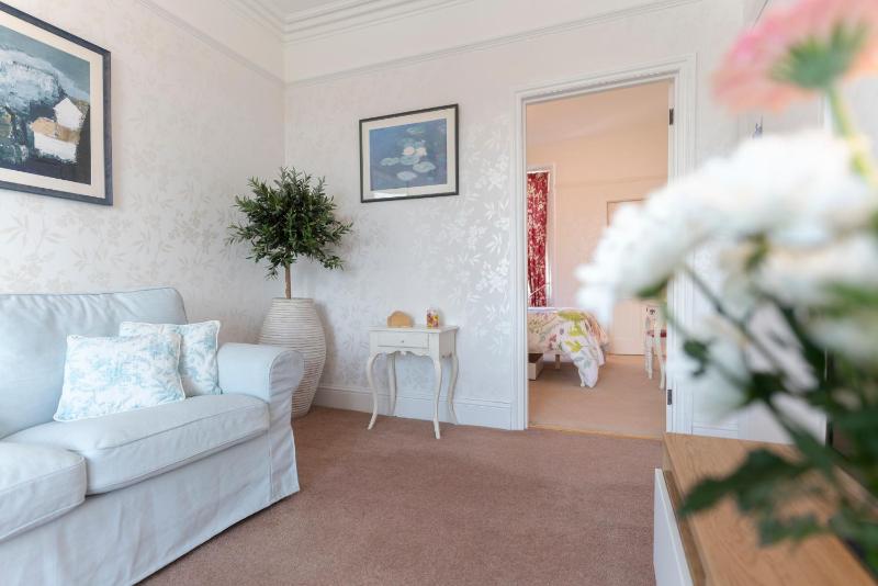 Barnes Fell Apartments - image 39