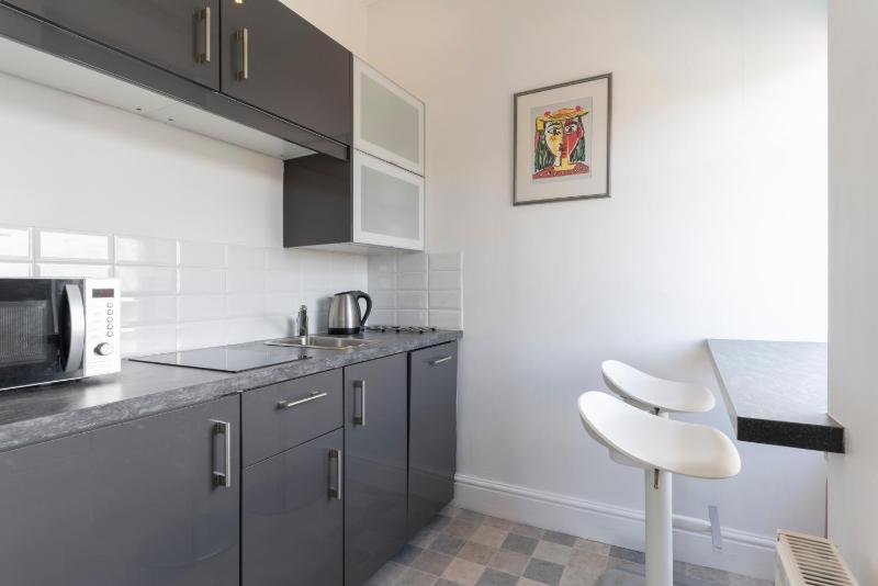 Barnes Fell Apartments - image 44