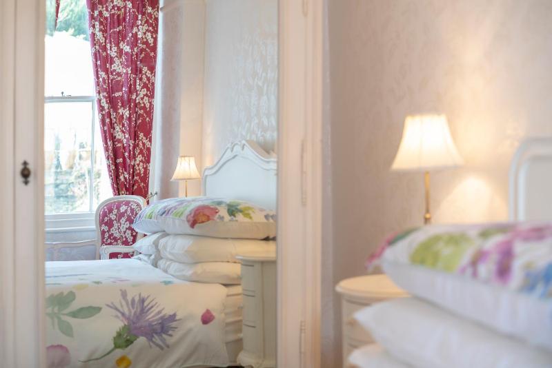 Barnes Fell Apartments - image 37