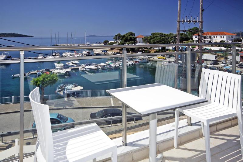Double Room with Sea View image 1