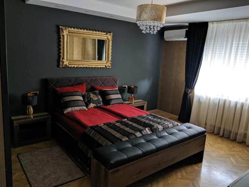 Golden Mirror Apartment - image 10