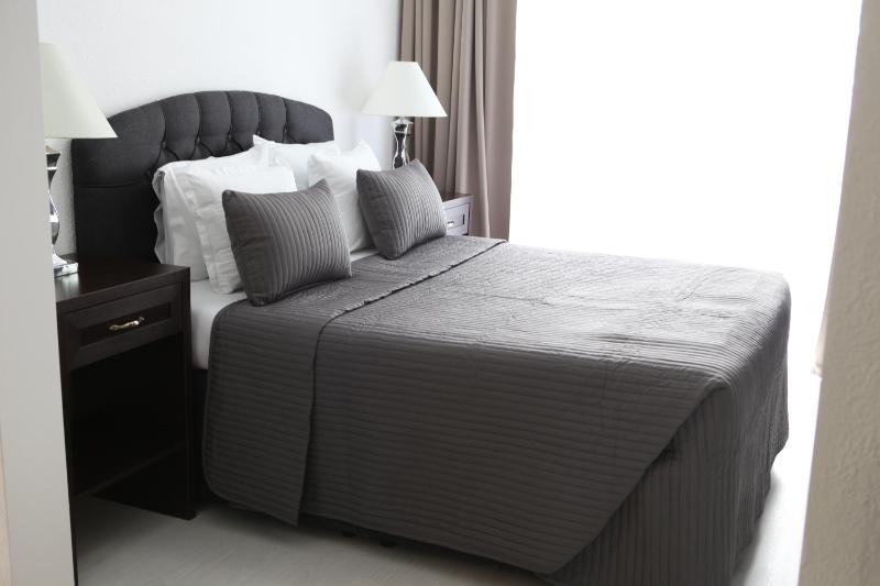 Deluxe Double Room with Balcony image 1