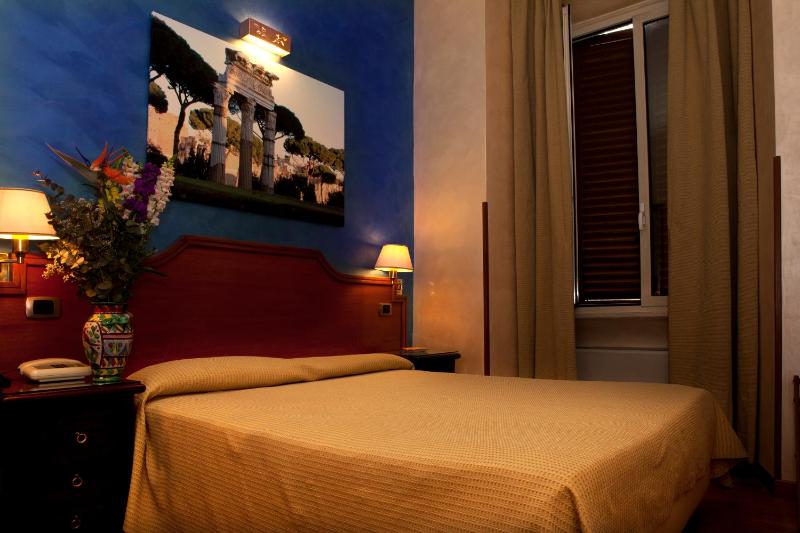 Economy Double Room image 1