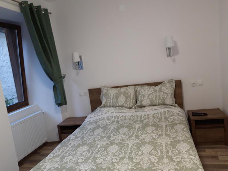 One-Bedroom Apartment image 2