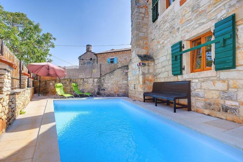 One-Bedroom Holiday Home image 4