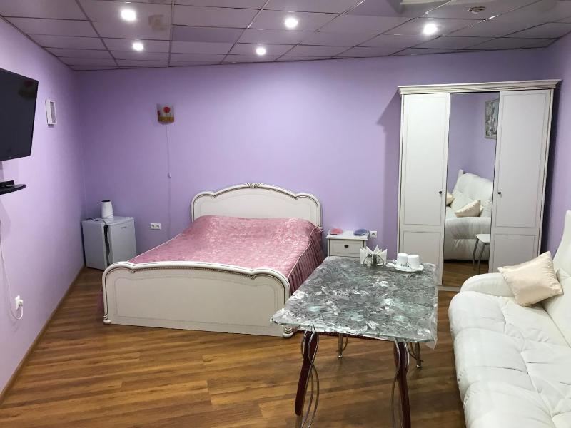 Family Room image 1