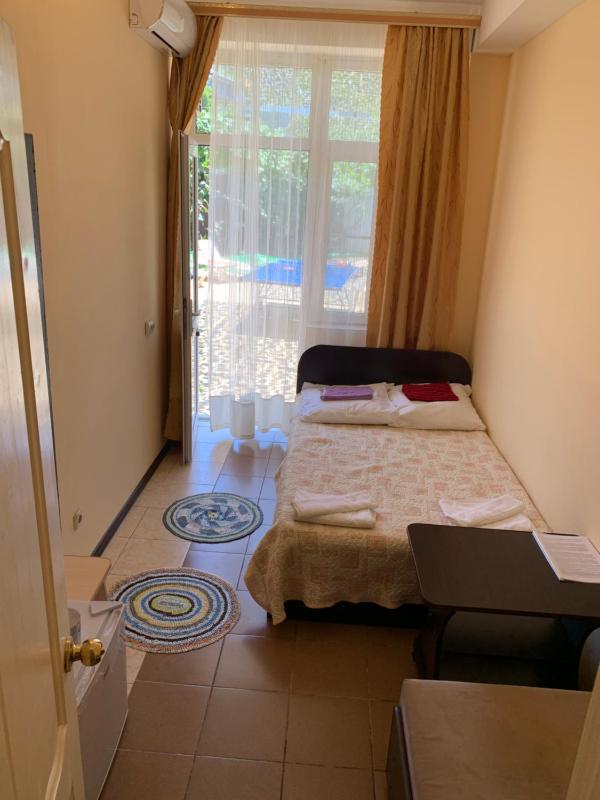 Double Room image 1