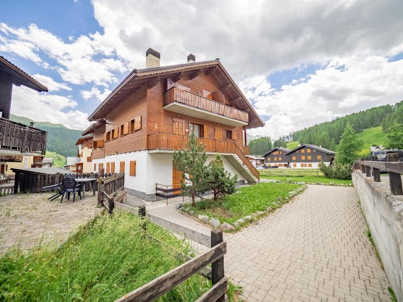 Apartment with Mountain View image 1