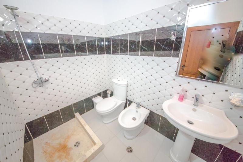 Quadruple Room image 3