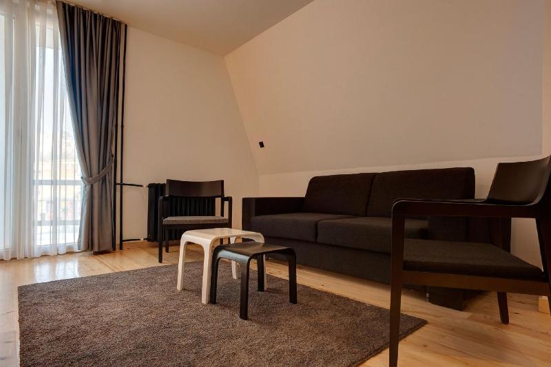 Deluxe Suite image 4
