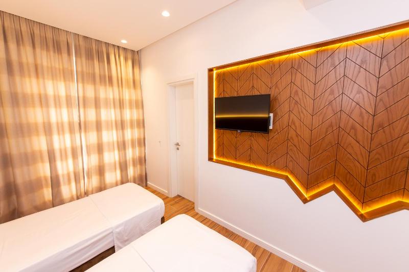 Double or Twin Room with Balcony image 2