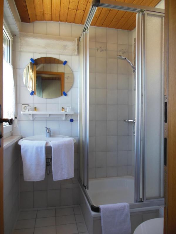 Small Double Room Street Side image 1