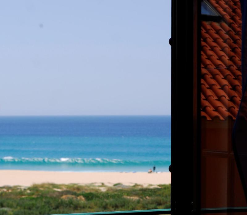 Double Room with Shared Bathroom and Sea View image 3