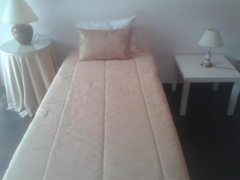 Large Twin Room image 3