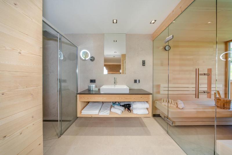 Suite with Sauna image 3