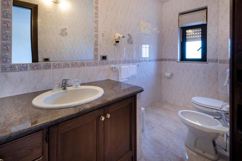 Double or Twin Room with Sea View image 3